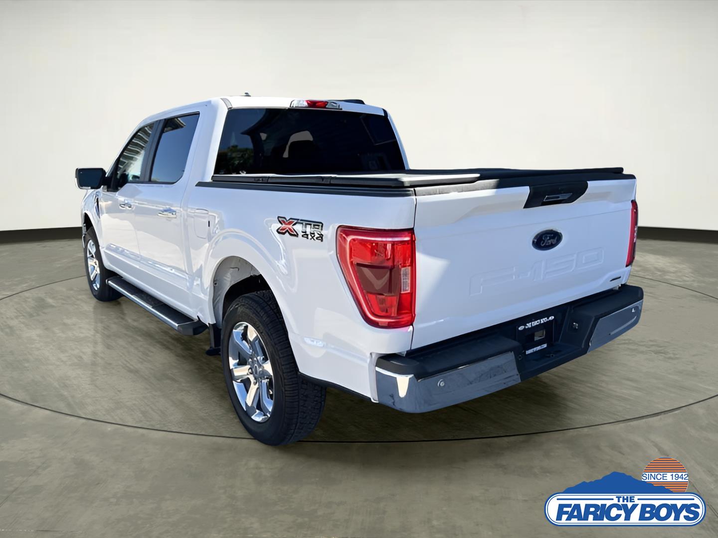 2023 Ford F-150 XLT photo 2
