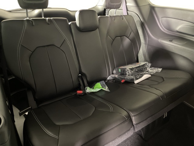 2026 Chrysler Voyager LX photo 17