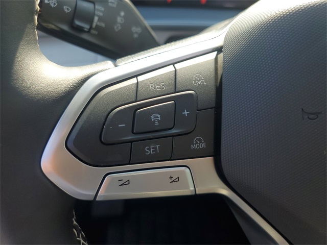 2025 Volkswagen Tiguan SE photo 24