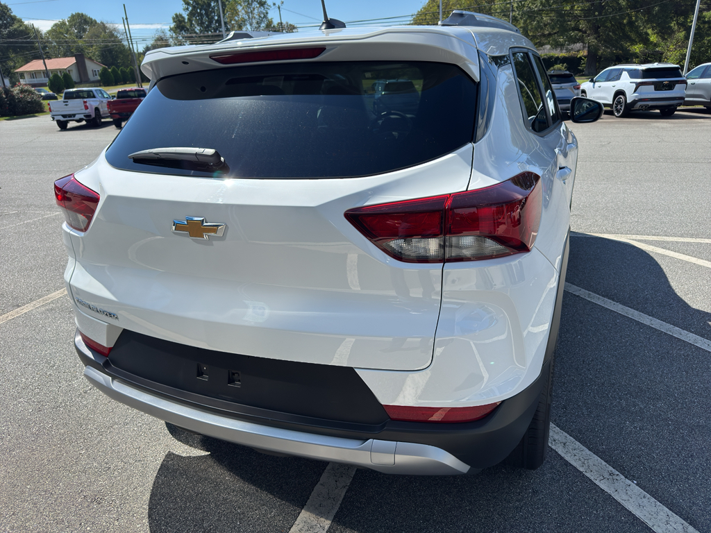 2025 Chevrolet Trailblazer LT photo 4