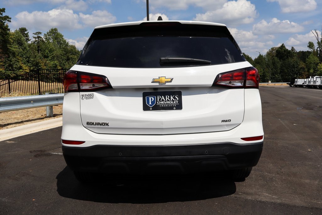 2024 Chevrolet Equinox LS photo 2