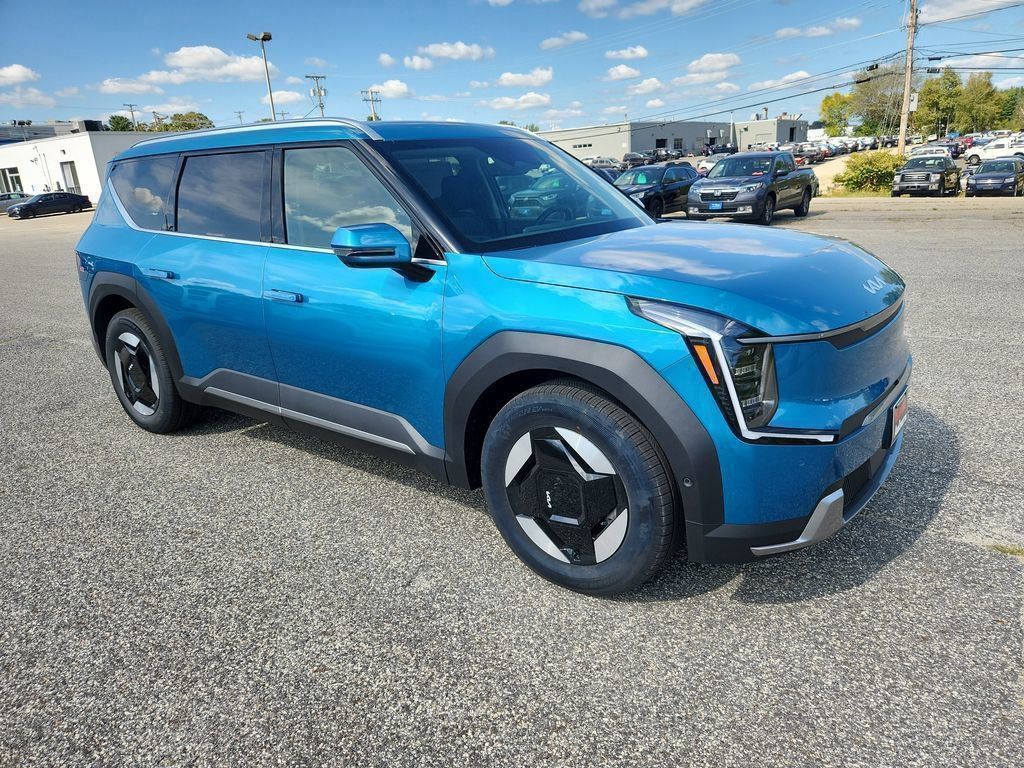 2026 Kia EV9 Wind's photo