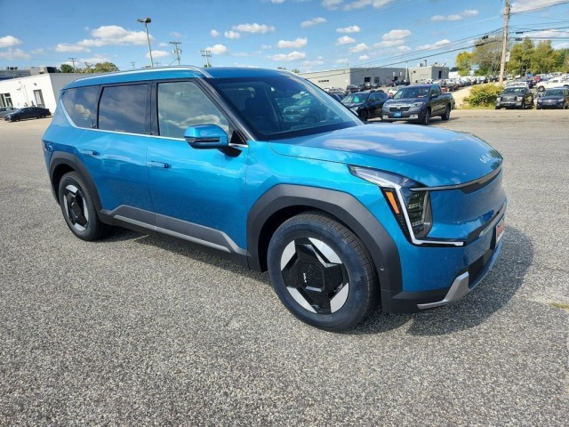 2026 Kia EV9 Wind's photo