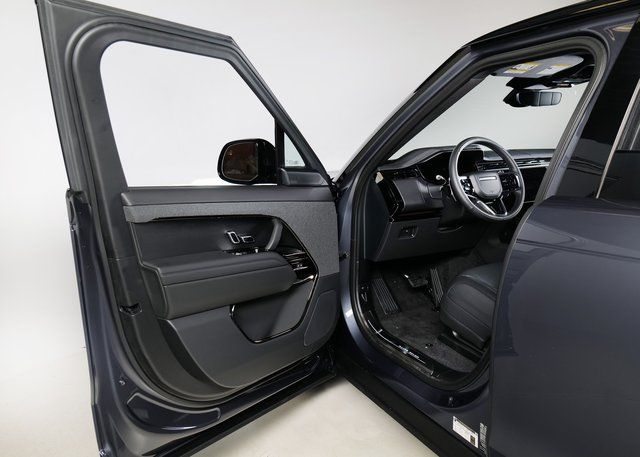 2025 Land Rover Range Rover Sport SE photo 18