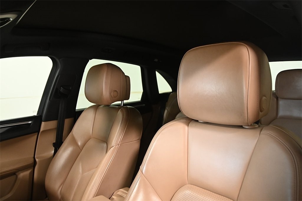 2019 Porsche Macan Base photo 10
