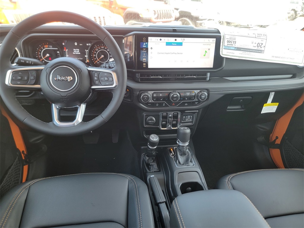 2025 Jeep Wrangler Sahara photo 10