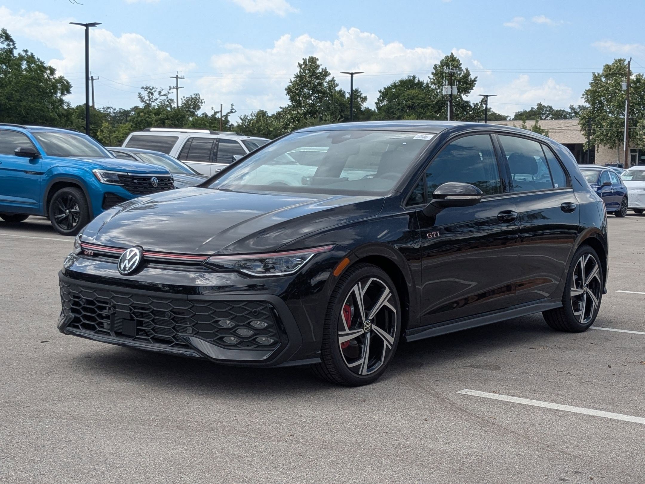 2025 Volkswagen Golf GTI SE photo 4