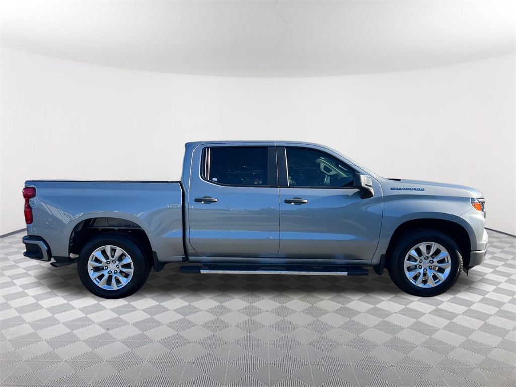 2024 Chevrolet Silverado 1500 Custom photo 4