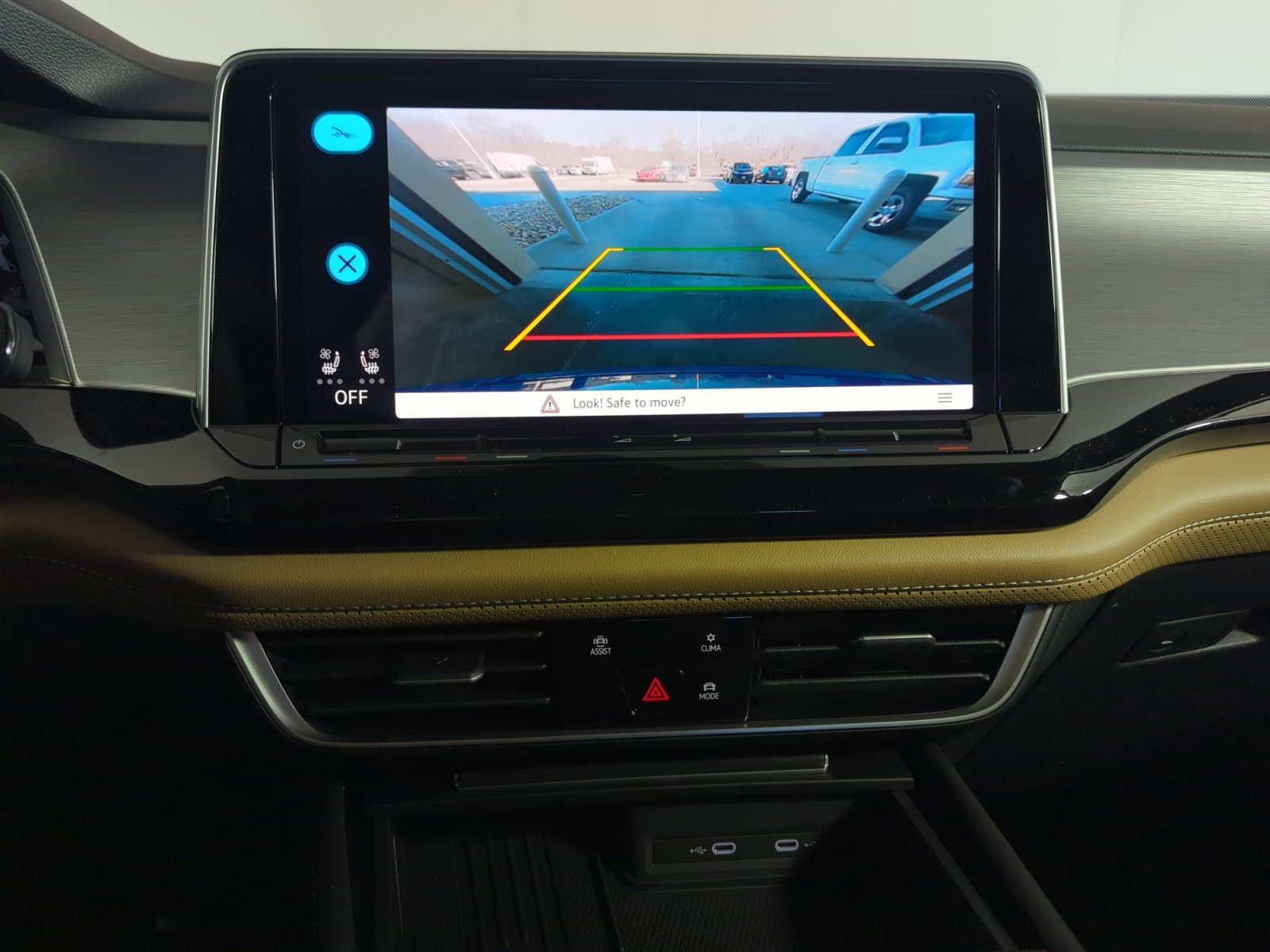 2025 Volkswagen Atlas Cross Sport SE photo 24