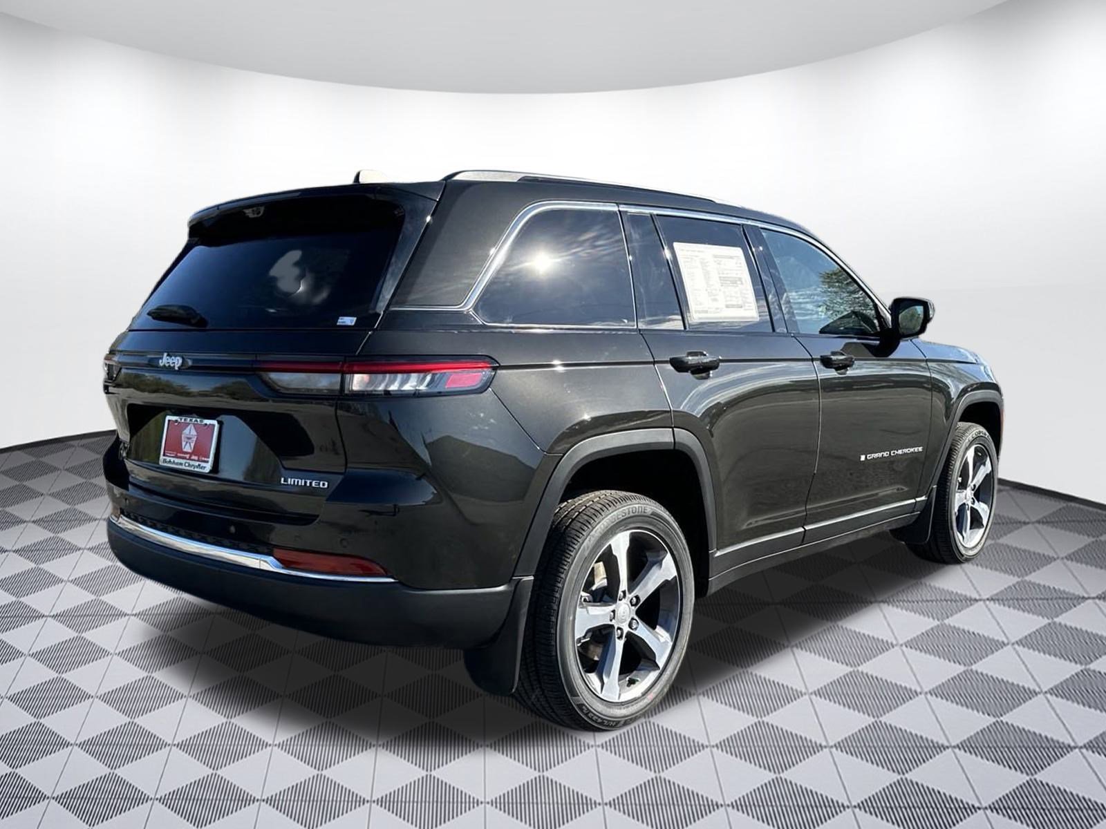 2024 Jeep Grand Cherokee Limited photo 3