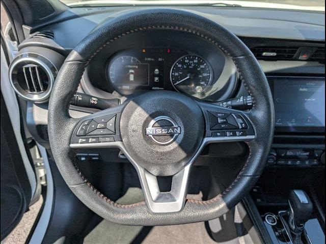 2023 Nissan Kicks SR photo 4