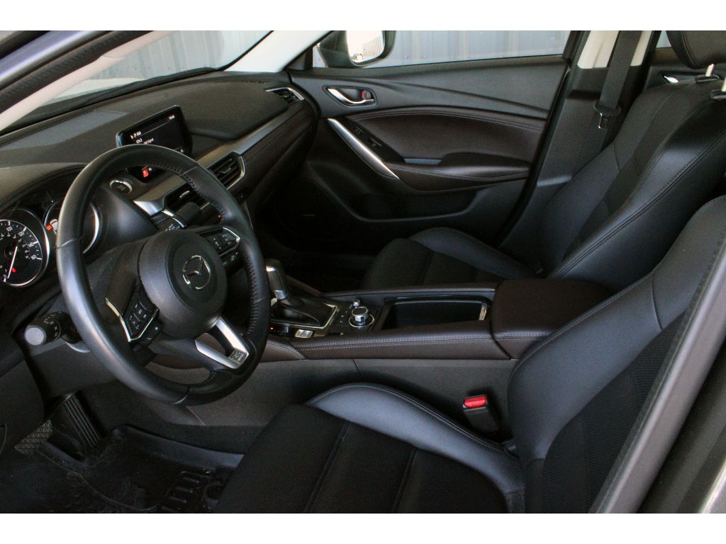 2017 Mazda Mazda6 Grand Touring photo 4