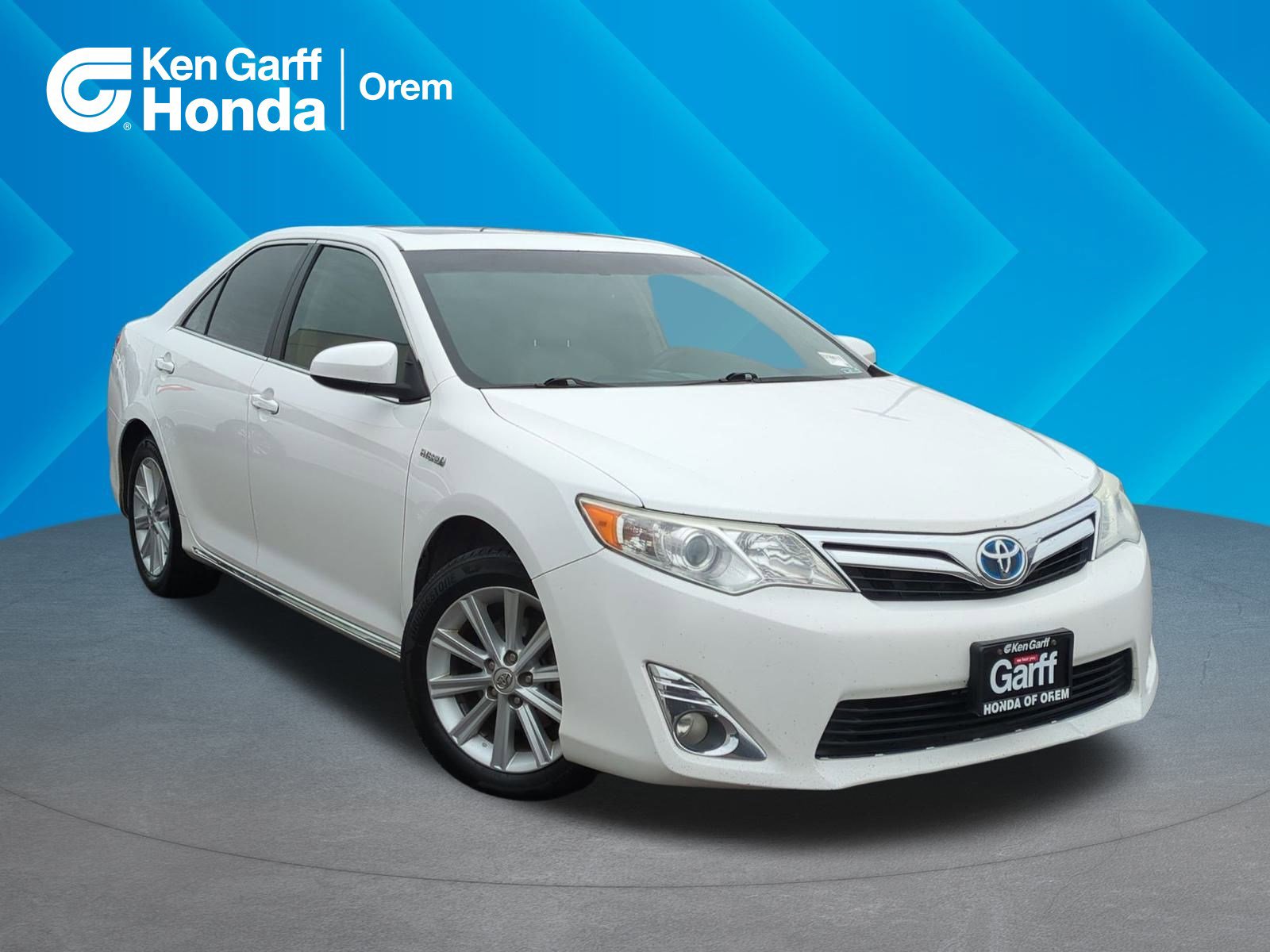 2014 Toyota Camry LE Hybrid's photo
