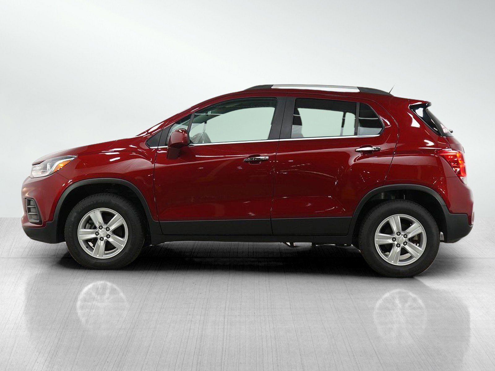 Used 2020 Chevrolet Trax LT with VIN 3GNCJPSB2LL230719 for sale in Minneapolis, Minnesota