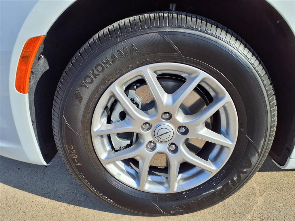 2026 Chrysler Pacifica photo 8