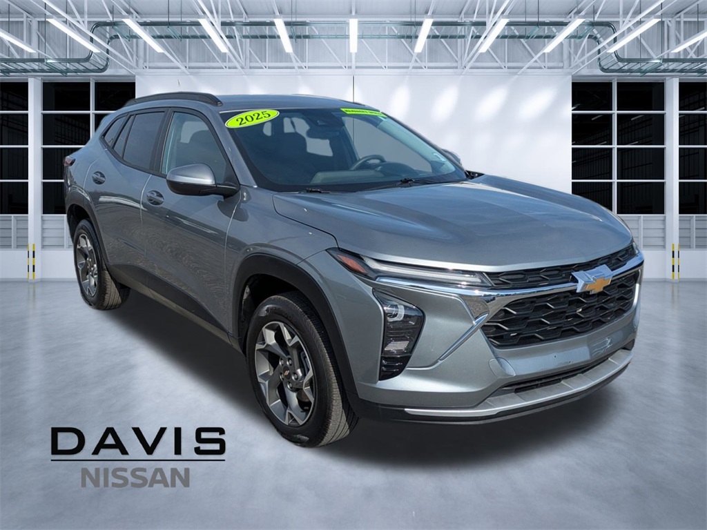 2025 Chevrolet Trax LT's photo
