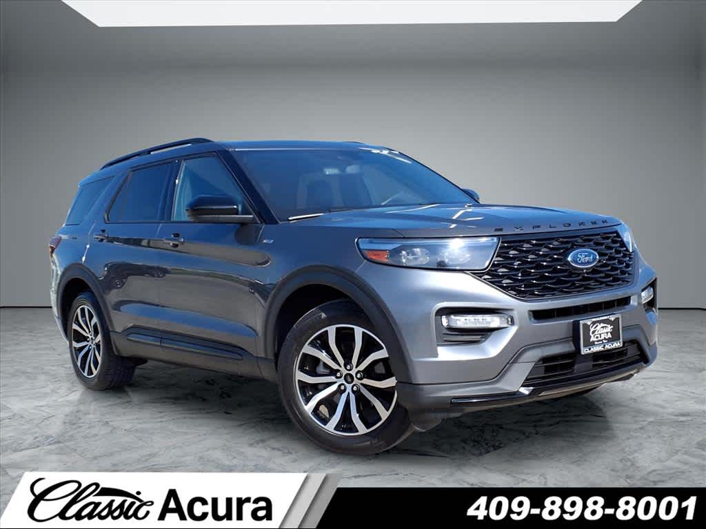 2022 Ford Explorer ST-LINE's photo