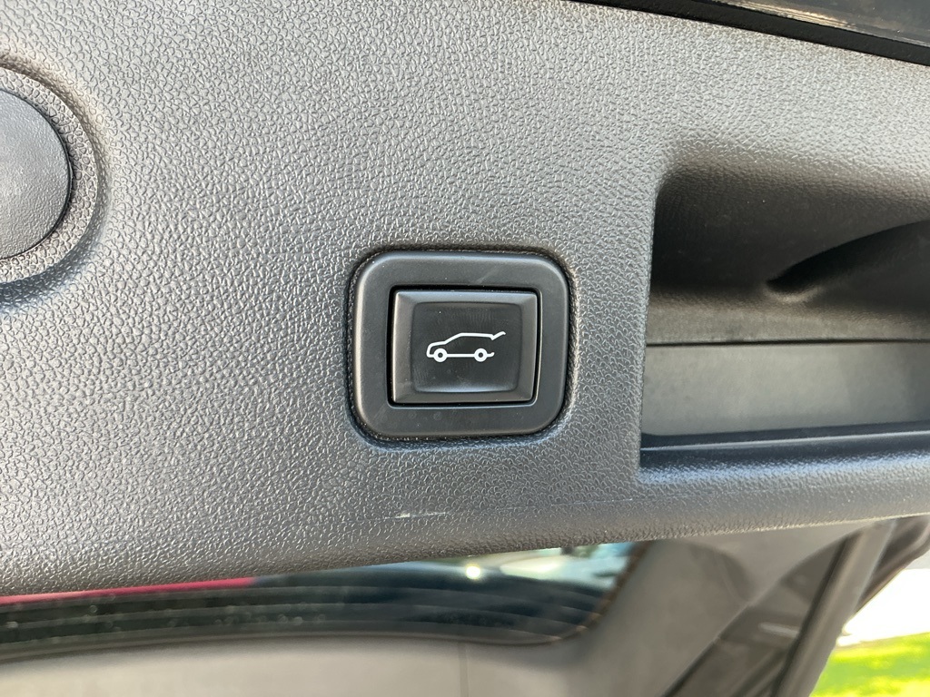 2020 Chevrolet Equinox LT photo 28