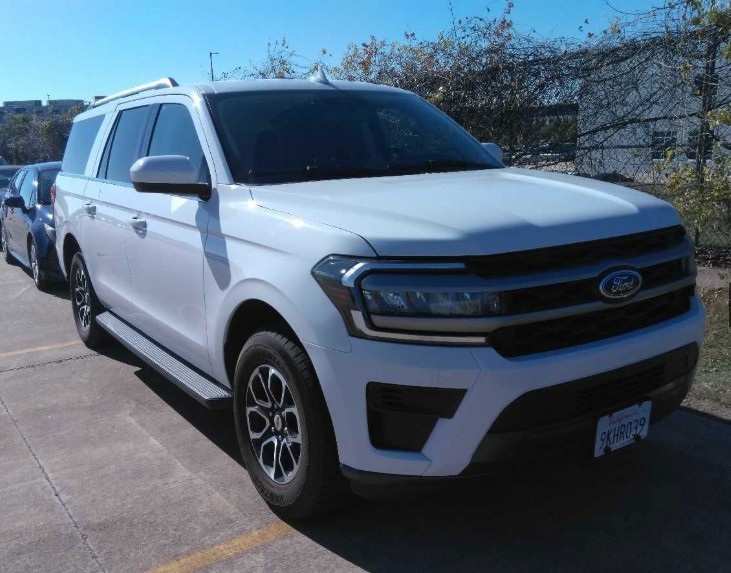 2024 Ford Expedition XLT's photo