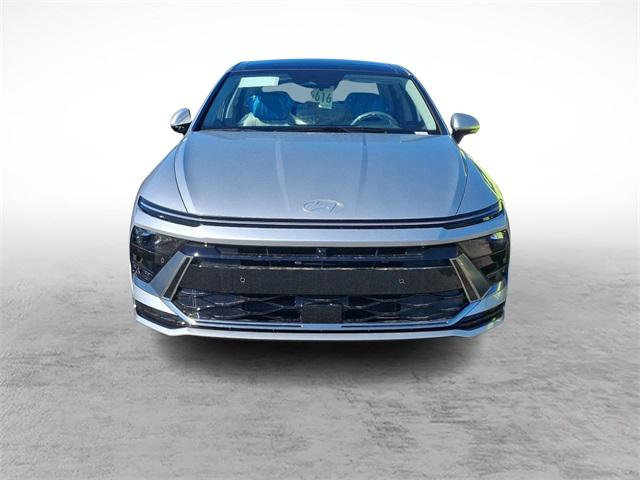 2025 Hyundai Sonata Hybrid Limited photo 2