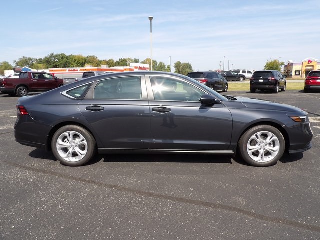 2025 Honda Accord LX photo 4
