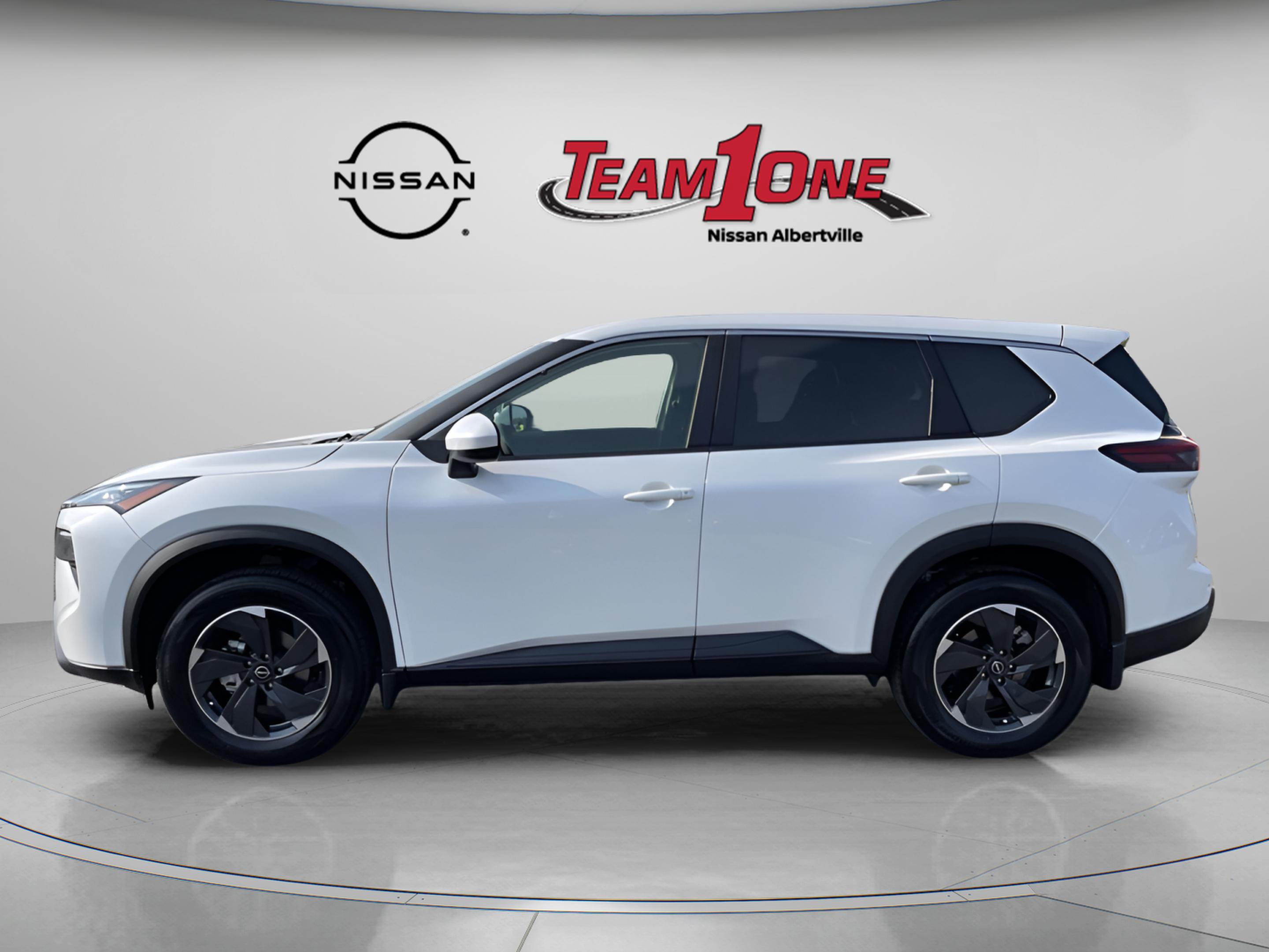 2026 Nissan Rogue SV AWD photo 2
