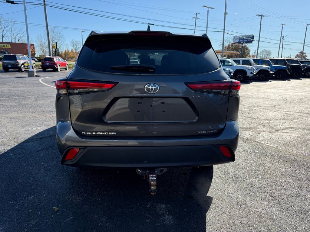 2022 Toyota Highlander XLE photo 4