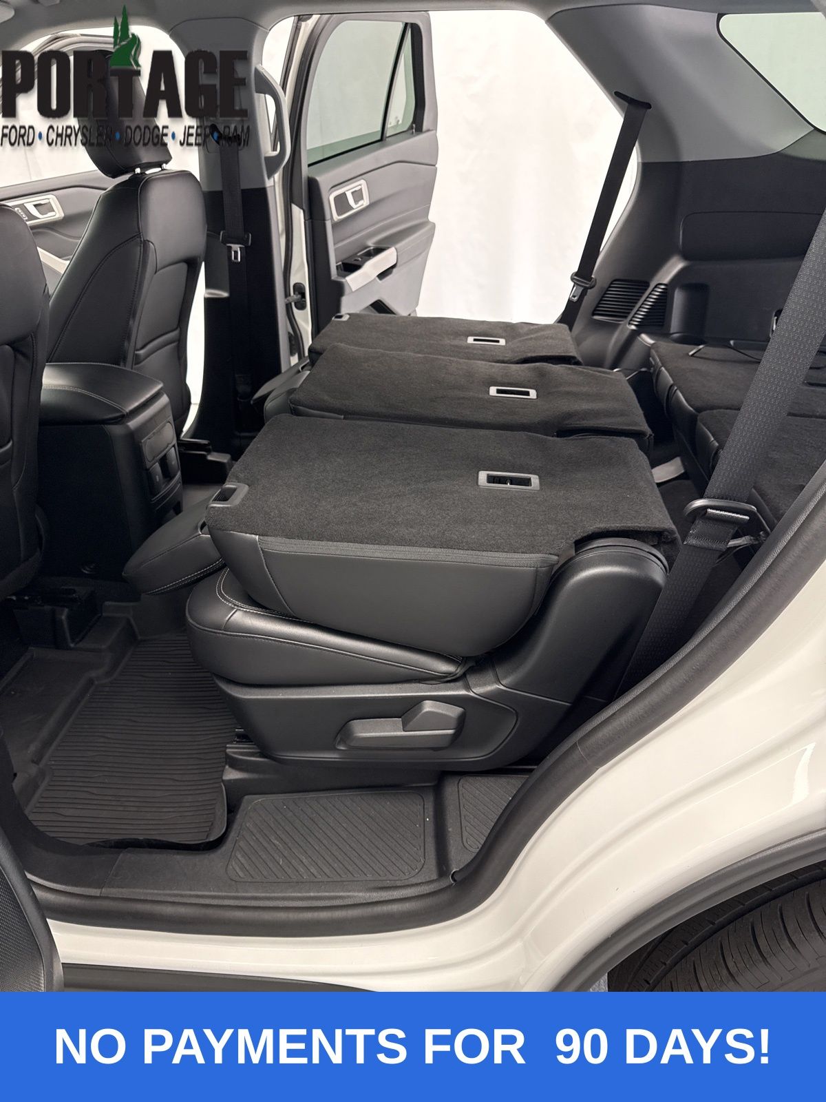 2023 Ford Explorer XLT photo 27