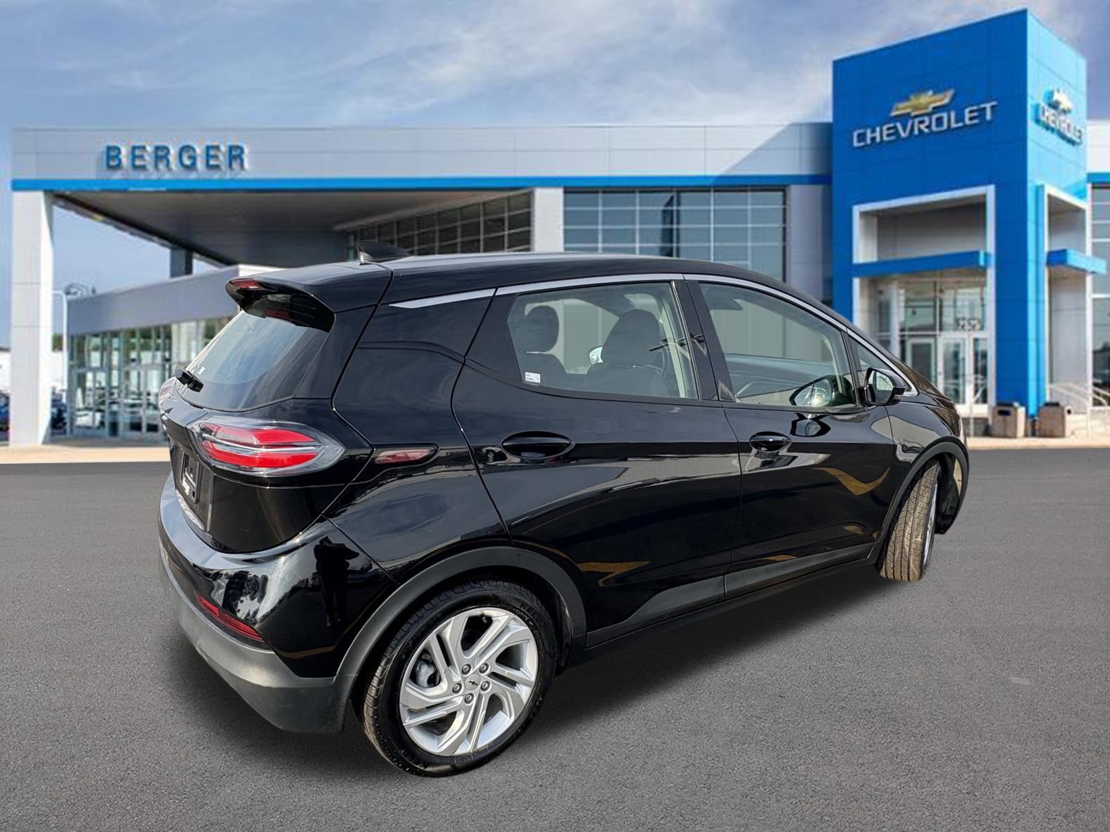 Used 2023 Chevrolet Bolt EV LT with VIN 1G1FW6S03P4132660 for sale in Grand Rapids, MI