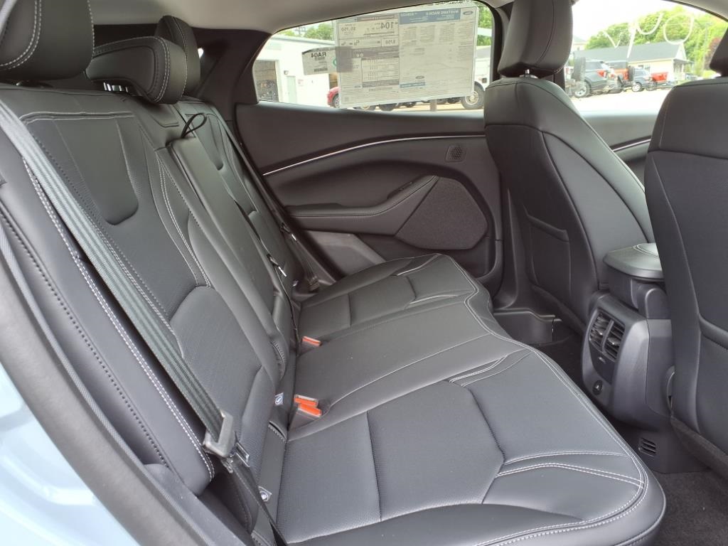 2025 Ford Mustang Mach-E Premium photo 4