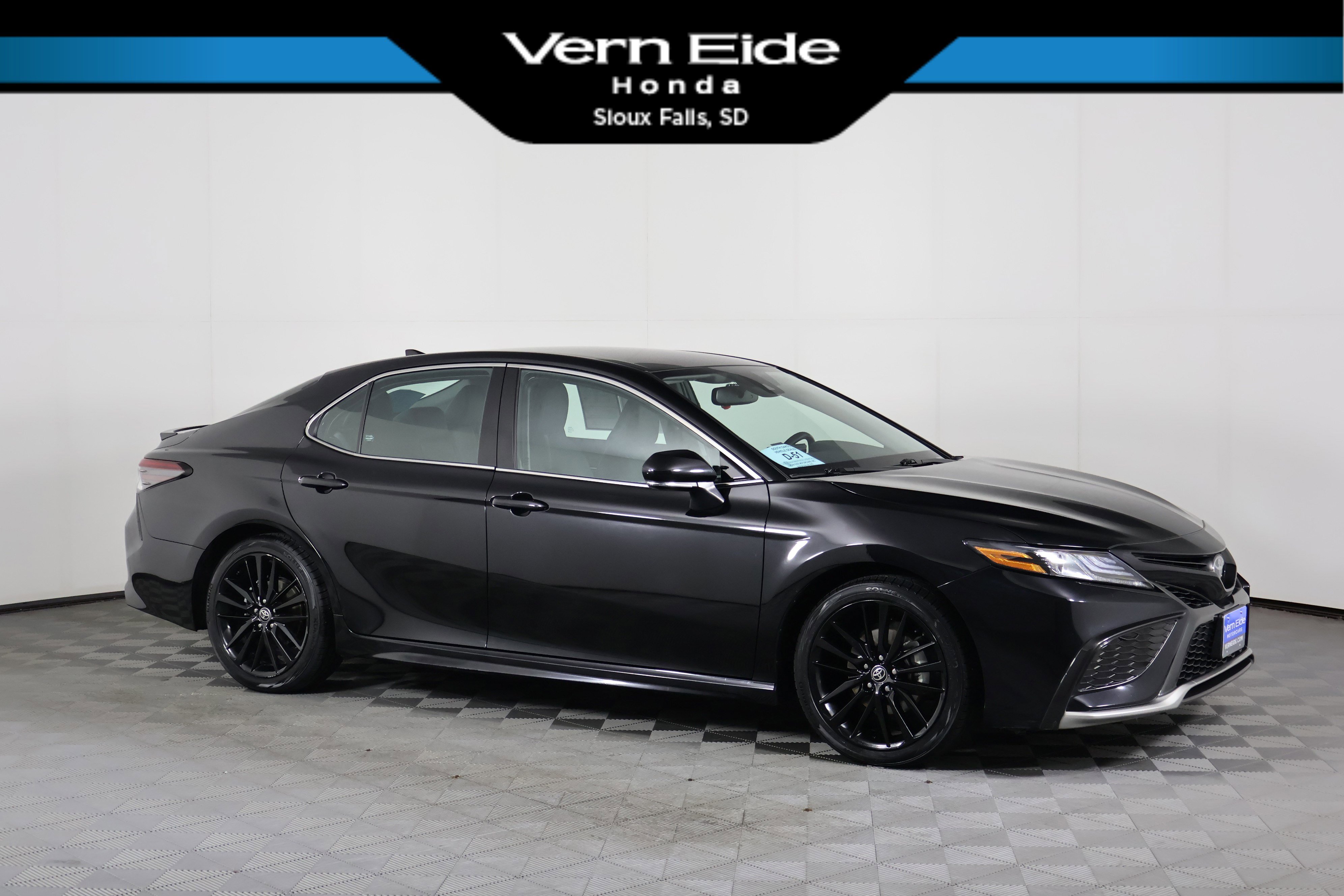 2024 Toyota Camry XSE's photo