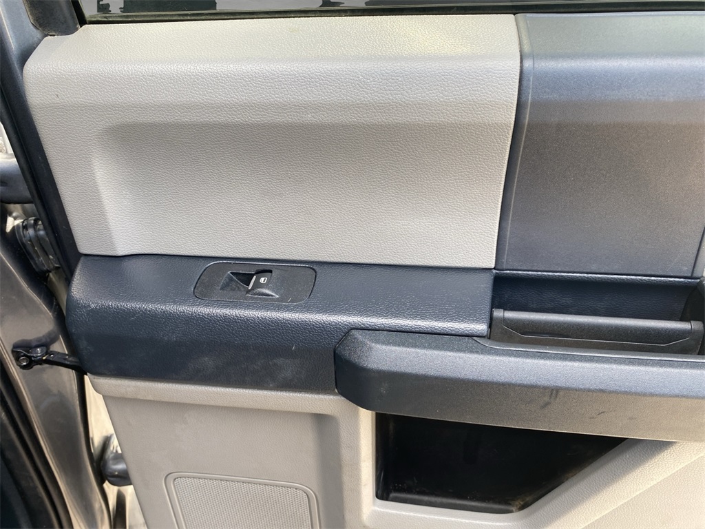2022 Ford F-350 photo 19