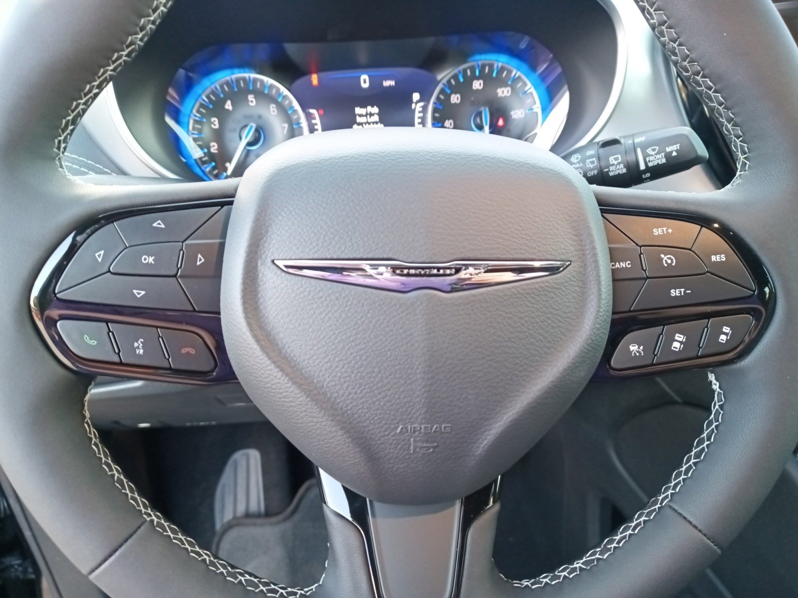 2025 Chrysler Pacifica Limited photo 13
