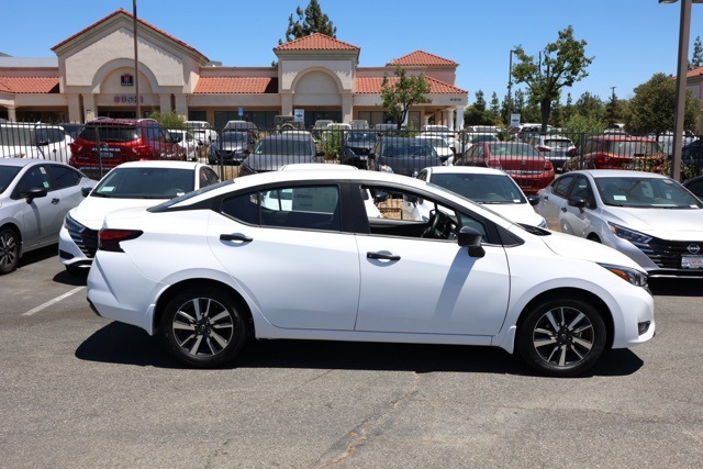 2025 Nissan Versa S photo 2