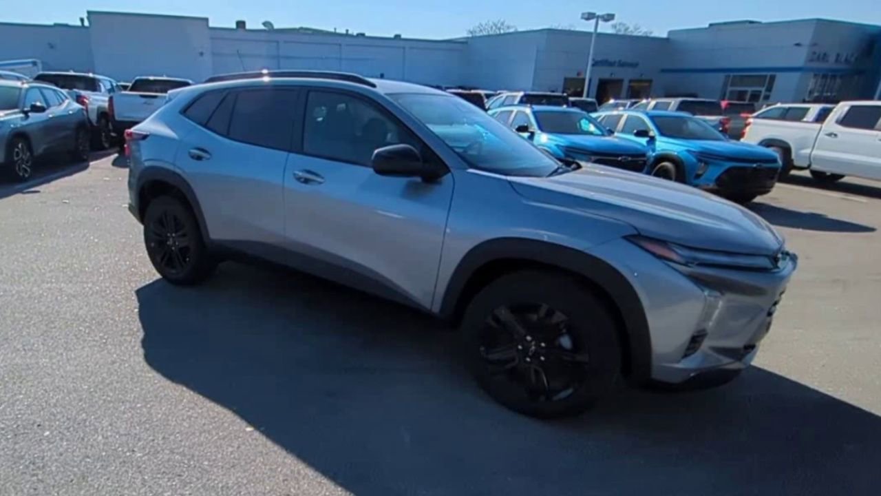 Used 2025 Sterling Gray Metallic Chevrolet ACTIV image 2