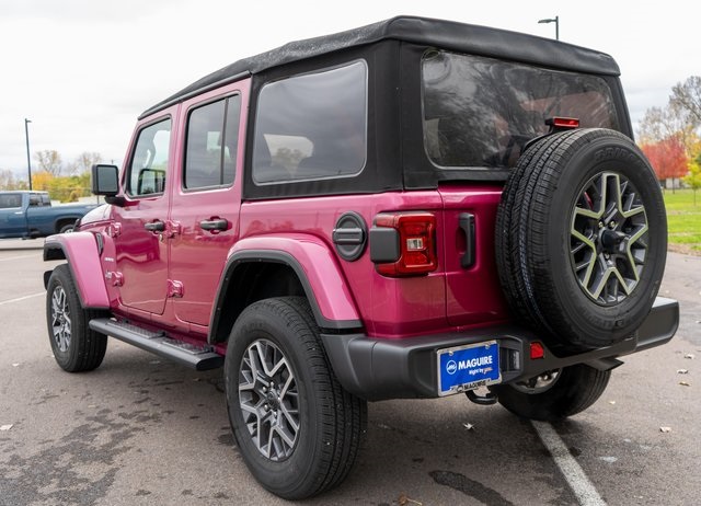 2024 Jeep Wrangler Sahara photo 3
