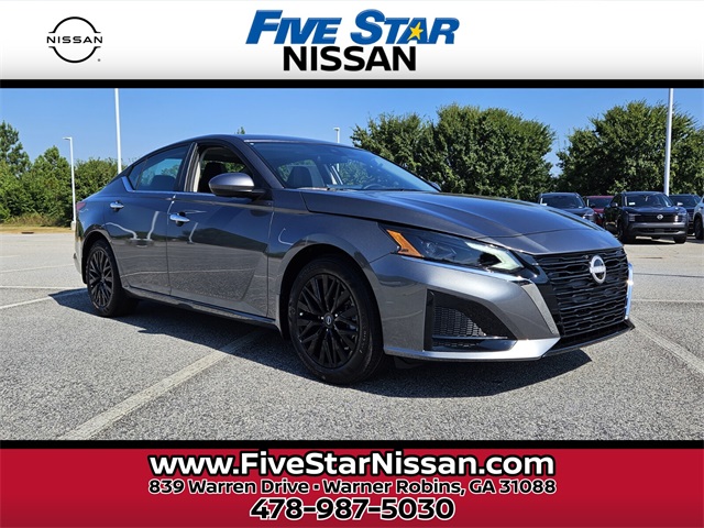 2025 Nissan Altima SV's photo