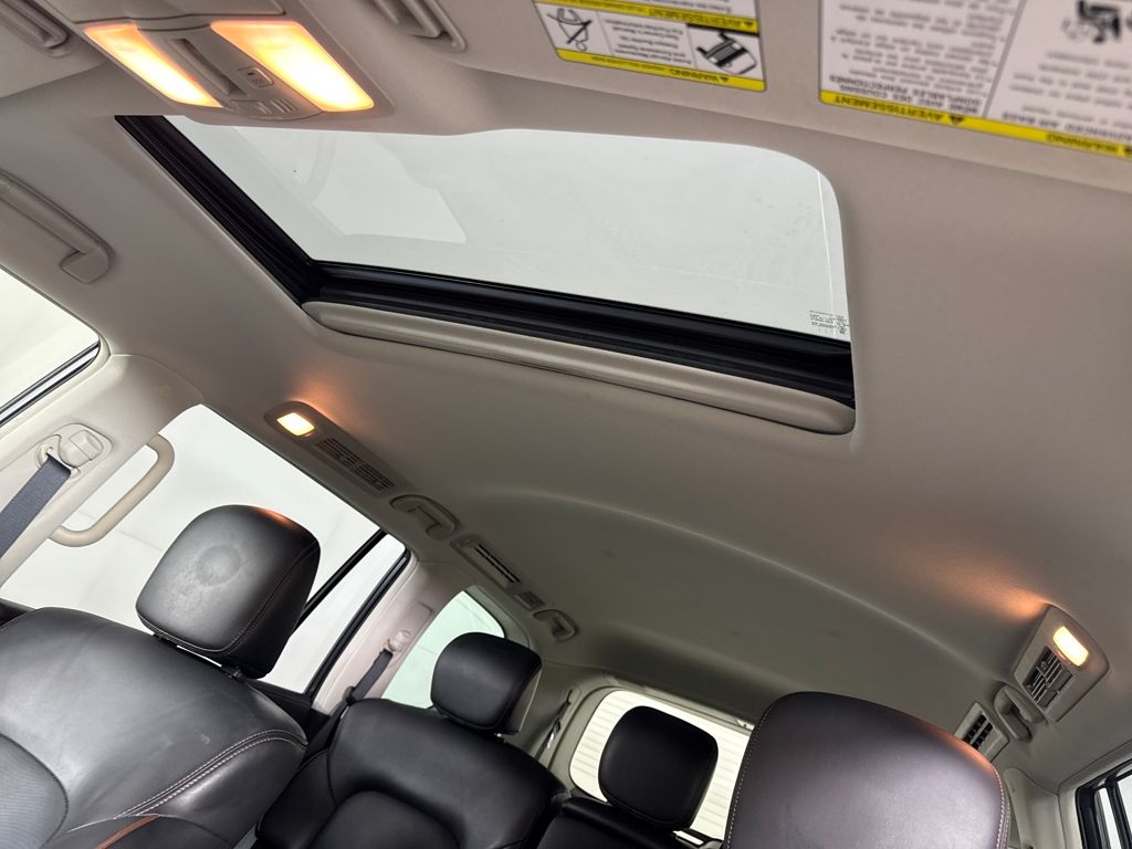 2018 Nissan Armada SL photo 17