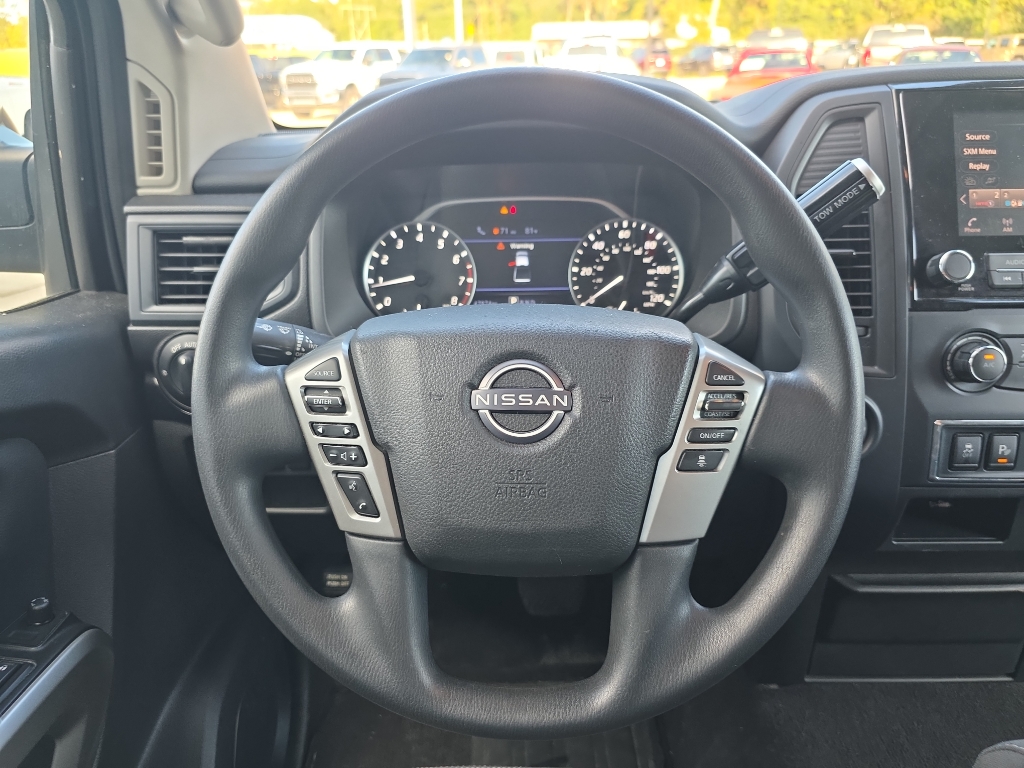 2023 Nissan Titan SV photo 14