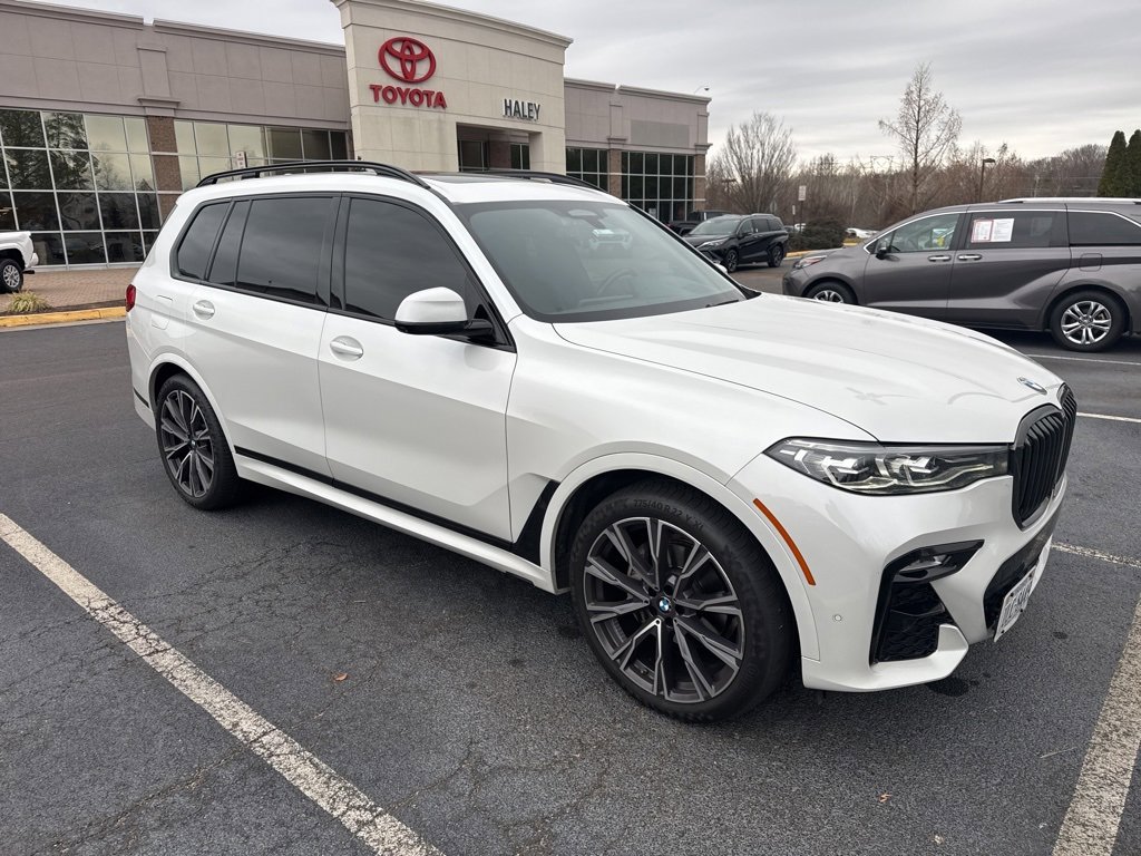 2022 BMW X7 40i's photo