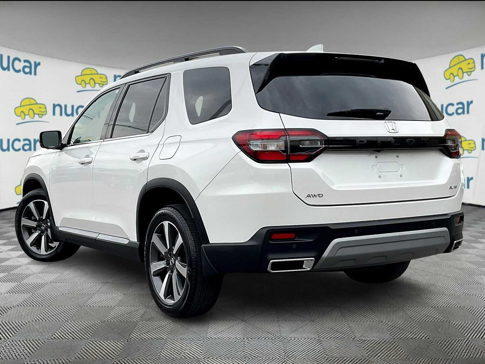 2023 Honda Pilot Elite photo 2