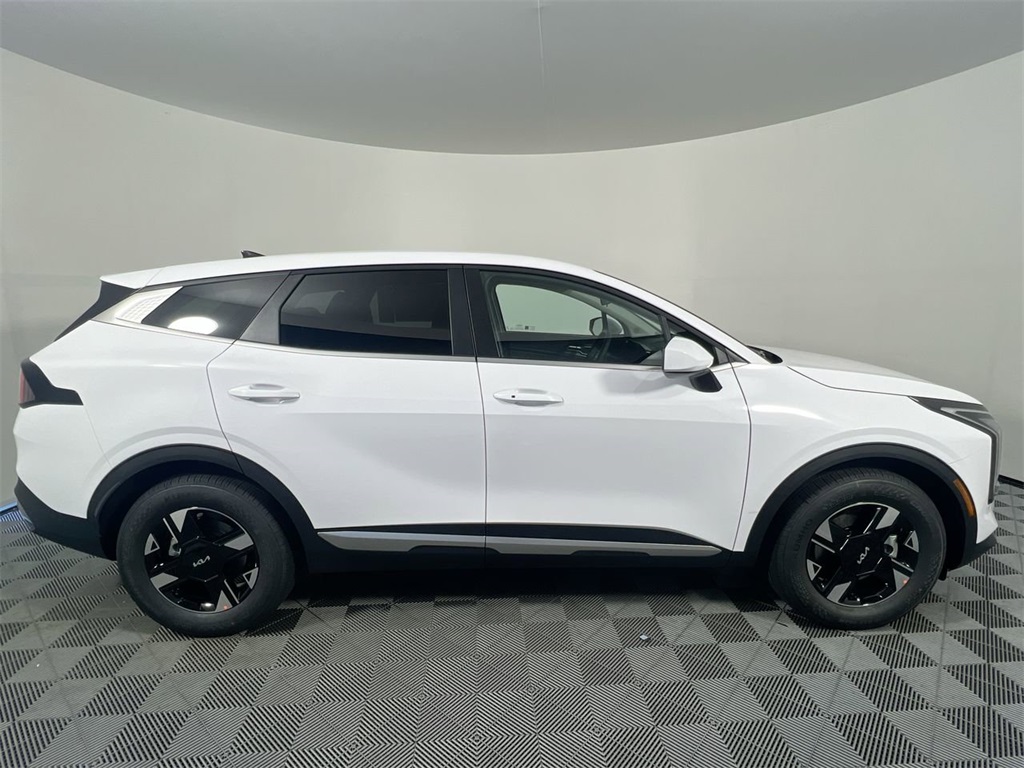 2026 Kia Sportage LX photo 2