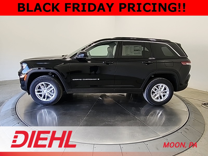 2025 Jeep Grand Cherokee Laredo X photo 3