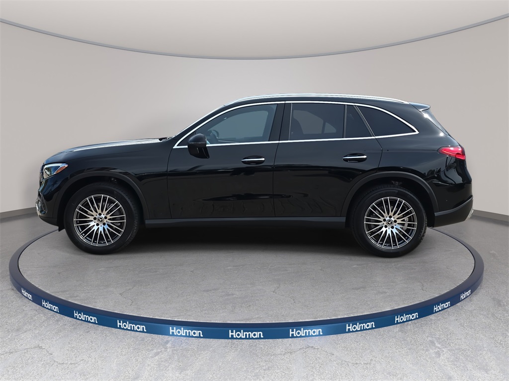 2024 Mercedes Benz GLC 300 4MATIC photo 2