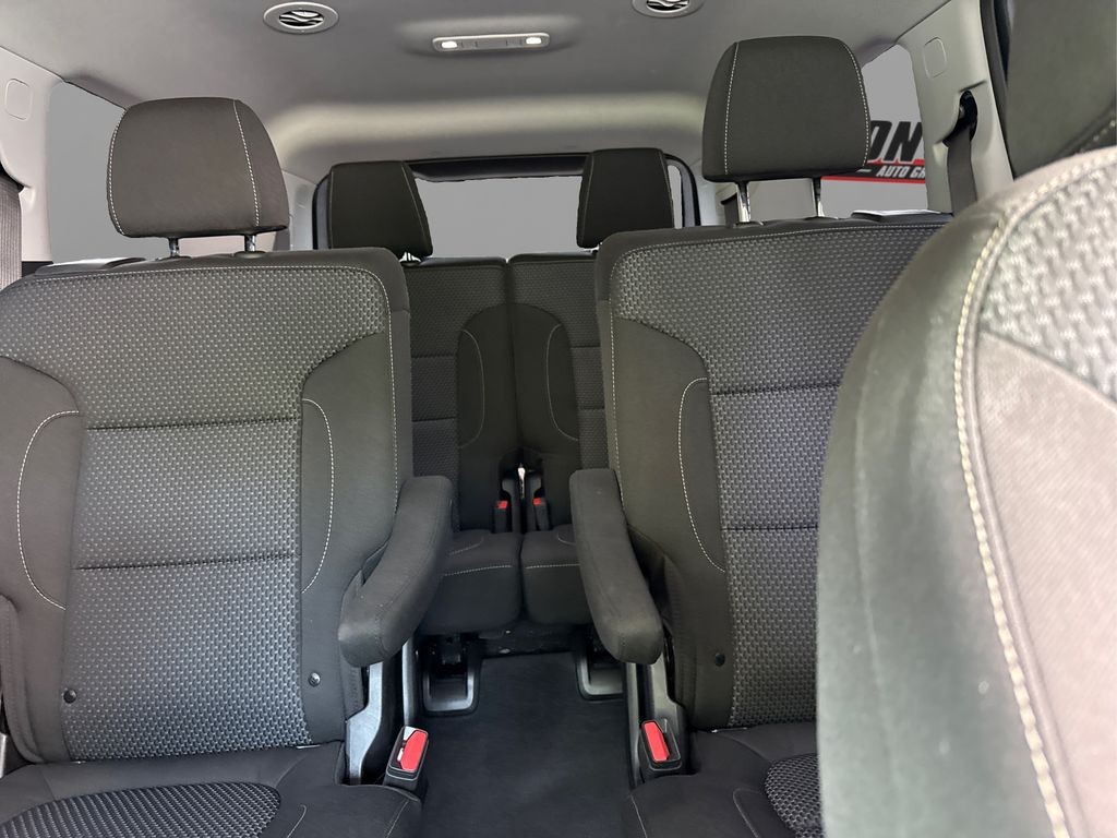 2023 Gmc Acadia SLE photo 18