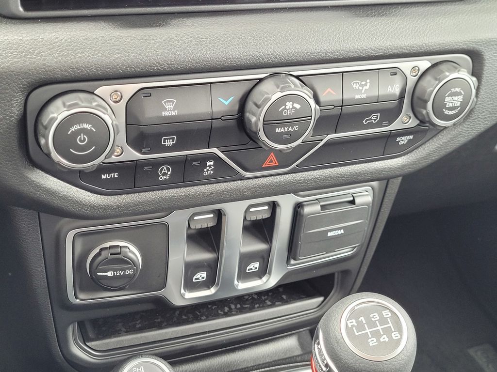 2025 Jeep Wrangler Sport photo 9