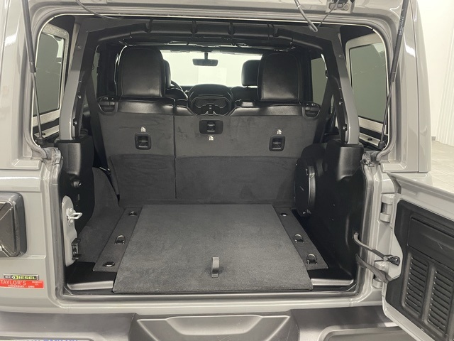 2021 Jeep Wrangler Unlimited Sahara Altitude photo 6