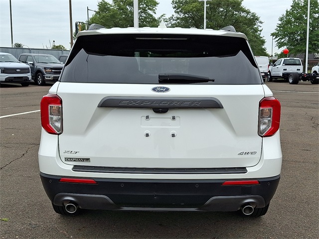 2023 Ford Explorer XLT photo 3