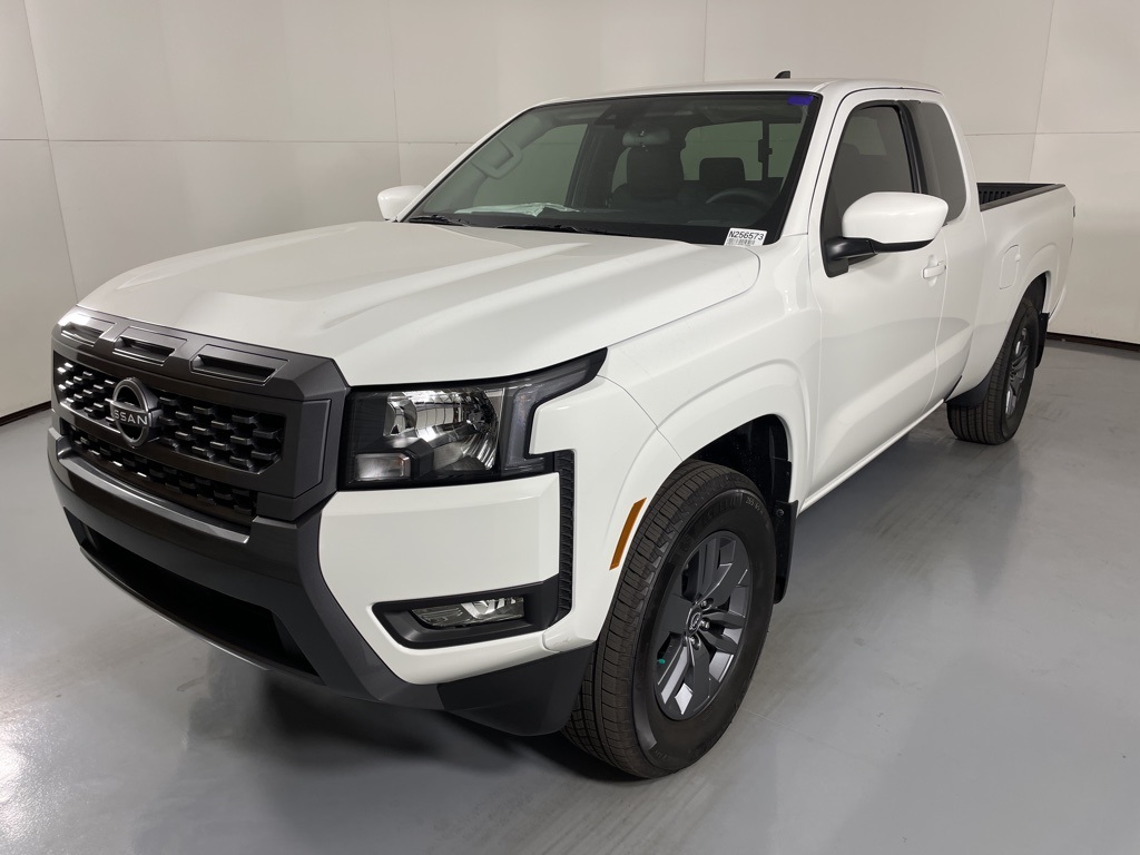 2025 Nissan Frontier SV photo 3