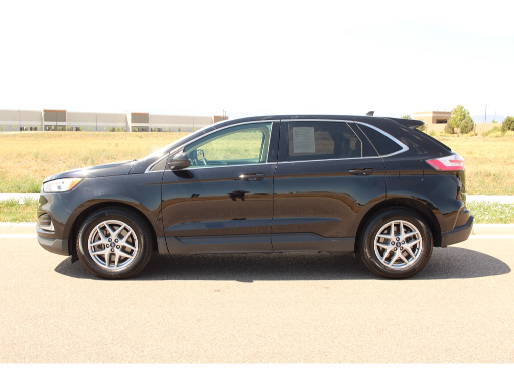 2021 Ford Edge SEL photo 2